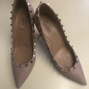VALENTINO NUDE PUMPS